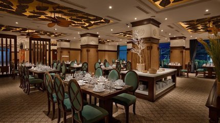 Nhà hàng Sunrise tại Ninh Bình Hidden Charm 4* Resort