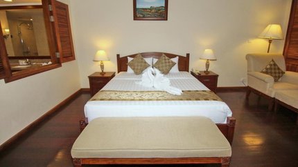 Giường ngủ lớn, không gian dễ chịu