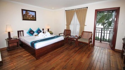 Gian phòng lớn, có ban công