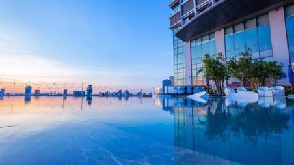 Hồ bơi ngoài trời với chiếc view cực đỉnh