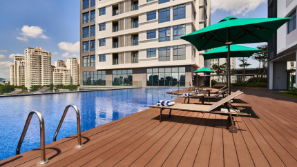 Bể bơi ngoài trời