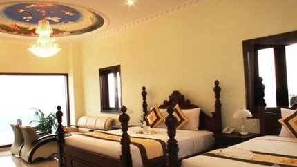 Phòng có diện tích rộng, tiện nghi đầy đủ