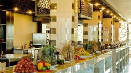 Quầy buffet đa dạng ẩm thực