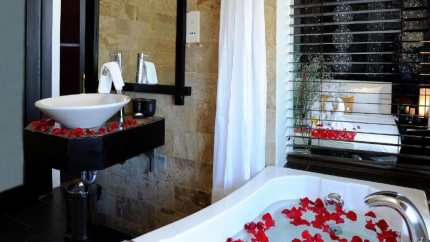 Phòng vệ sinh Orchid Hotel Huế