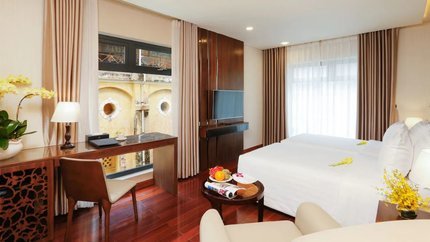 Phòng sáng sủa với của sổ cỡ lớn