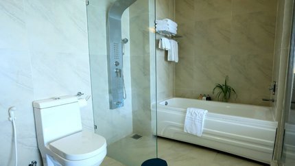 Phòng tắm phòng Deluxe Family Ocean