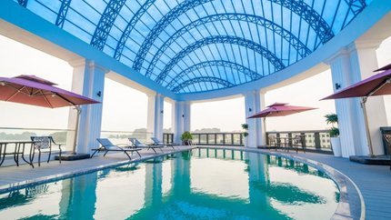 Bể bơi ngoài trời