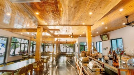 Nhà hàng với đa dạng các món ăn