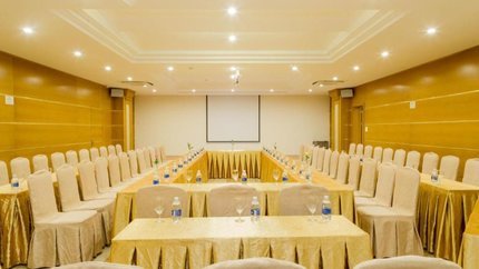 Phòng hội nghị đáp ứng nhu cầu hội họp.