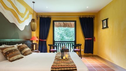 Phòng Superior Window có ban công hướng vườn