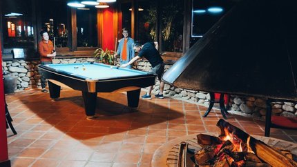 Bàn bi - a tại khu nghỉ dưỡng Panhou Retreat