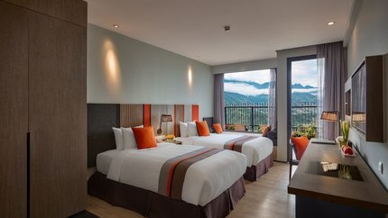 Quanh phòng bố trí các loại cây xanh