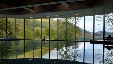 View bể bơi hướng thành phố cực đẹp