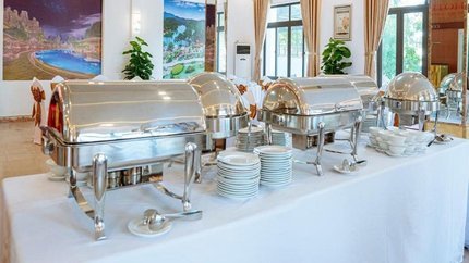 Tiệc bufet tại nhà hàng