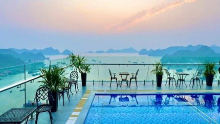 Bể bơi ngoài trời