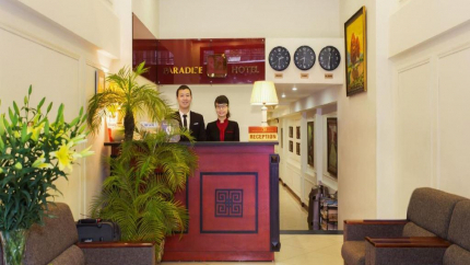 Lễ tân Paradise Hotel & Spa Hà Nội