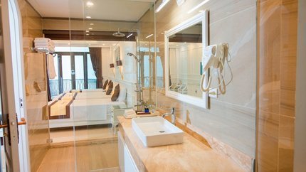 Grand Phòng tắm sang chảnh, hiện đại