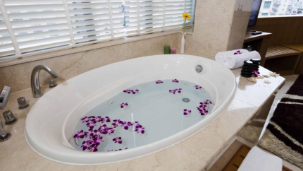 Phòng tắm Executive Suite tại khách sạn Paradise Saigon Boutique