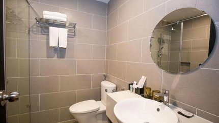 Phòng tắm thiết kế kính trong độc đáo