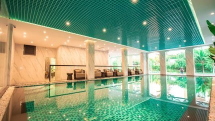 Bể bơi trong nhà