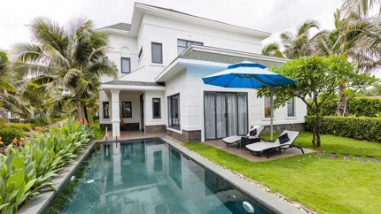 Beach Front 4 Bedroom Villa