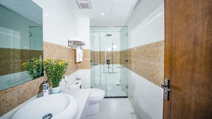 Không gian phòng tắm rộng rãi