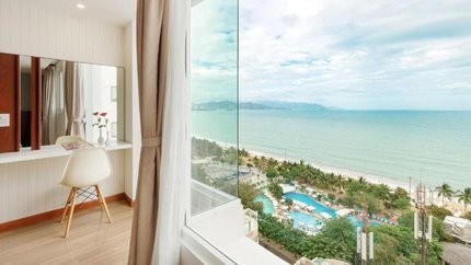 Từ căn hộ có thể nhìn thẳng ra biển