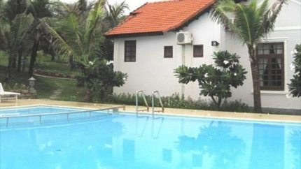 Bể bơi cực lớn