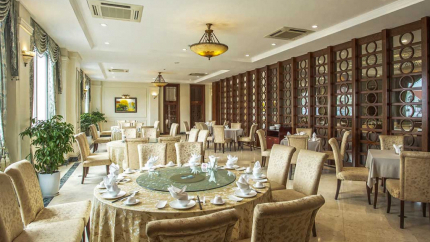 Nhà Hàng Tại Pearl River Hotel 5 Sao