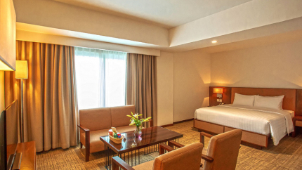 Phòng Deluxe Premier Tại Pearl River Hotel