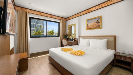 Deluxe King Room với không gian sang trọng