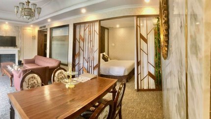 Phòng Suite được bố trí sofa sang trọng