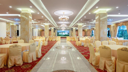Nhà Hàng Hội Nghị Phoenix Resort