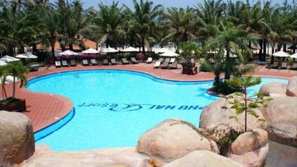 Hồ bơi ngoài trời