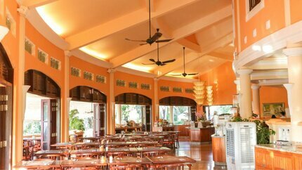 Không gian rộng rãi của nhà hàng