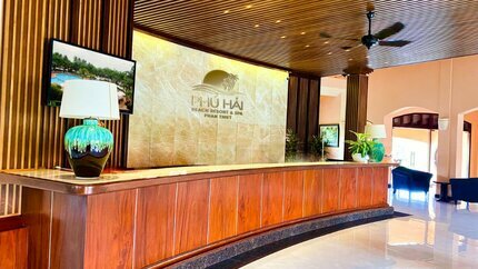 Khu vực lễ tân luôn có nhân viên trực hỗ trợ du khách