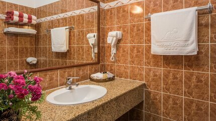 Phòng tắm đầy đủ tiện nghi, sạch sẽ