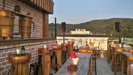 Quầy bar ngoài trời