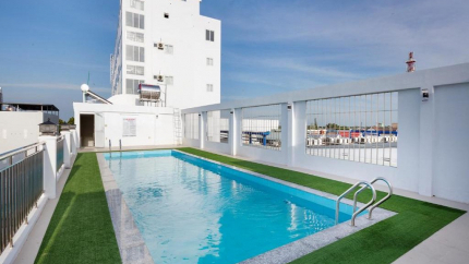 Bể Bơi Ngoài Trời