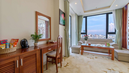 Phòng Suite Ocean View With Balcony Tại Khách Sạn Phước Mỹ An Beach Đà Nẵng 4 Sao