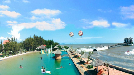 Bể bơi ngoài trời