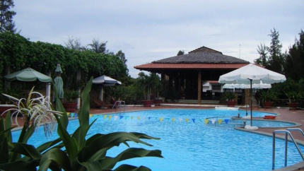 Bể bơi ngoài trời