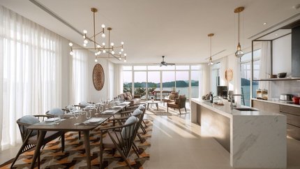 Phòng ăn thiết kế vô cùng sang trọng