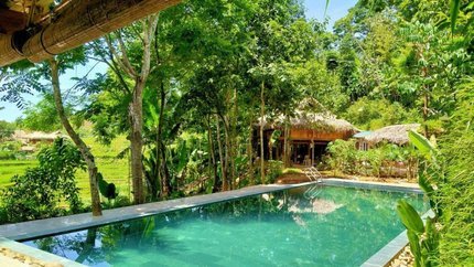 Bể bơi ngoài trời