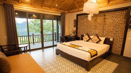 Căn phòng được thiết kế với tông màu sang trọng