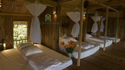 Nhà sàn tập thể lớn