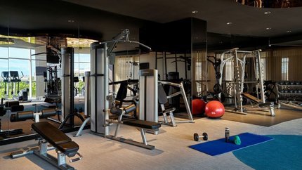 Phòng gym được trang bị đầy đủ thiết bị