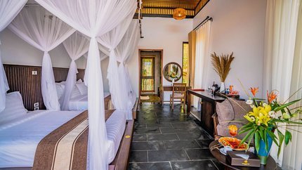 Không gian phòng với màu sắc trắng sáng