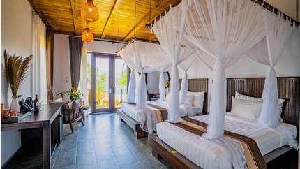 Căn phòng với tông màu trắng sáng