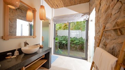 Phòng vệ sinh thiết kế không gian mở thoáng đãng nhưng vẫn rất riêng tư